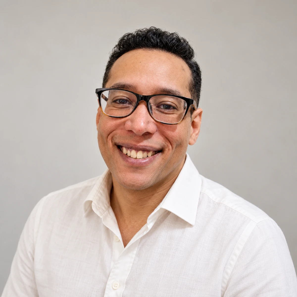Retrato de Graciliano Tolentino, autor da série Olavismo